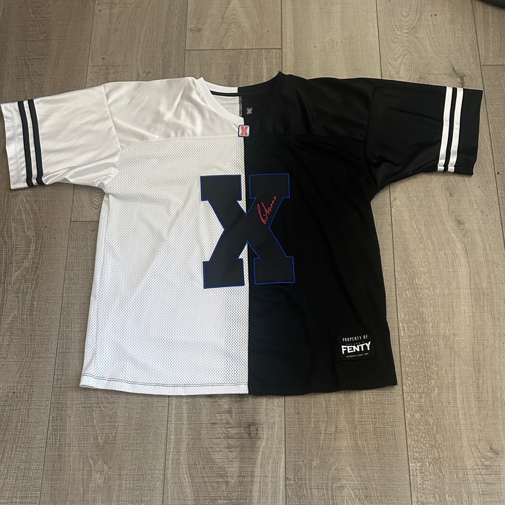 Limited Edition Rihanna Savage X Fenty NFL Superbowl  Large Jersey